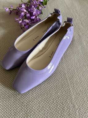 Naked Feet "Sample" Lavender Patent Leather Flats Size 6 NEW